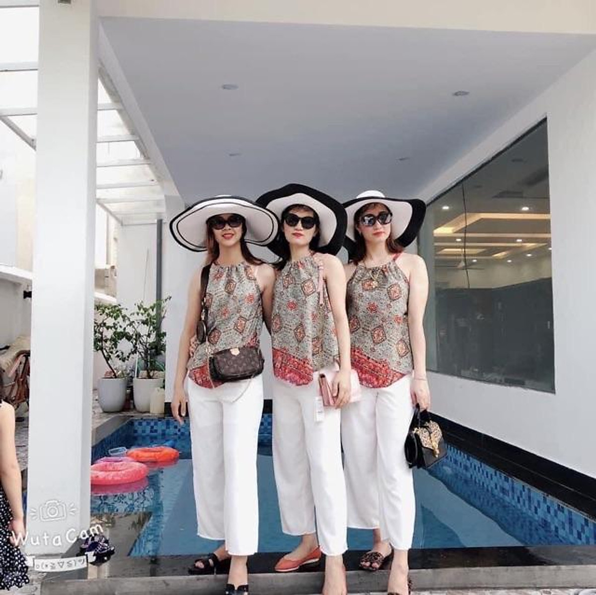HOÀN TIỀN ĐẾN 15Váy yếm thổ cẩm đuôi cá 2 màu cá tính cam kết hàng đúng  mô tả chất lượng đảm bảo đa dạng mẫu mã màu sắc kích cỡ 
