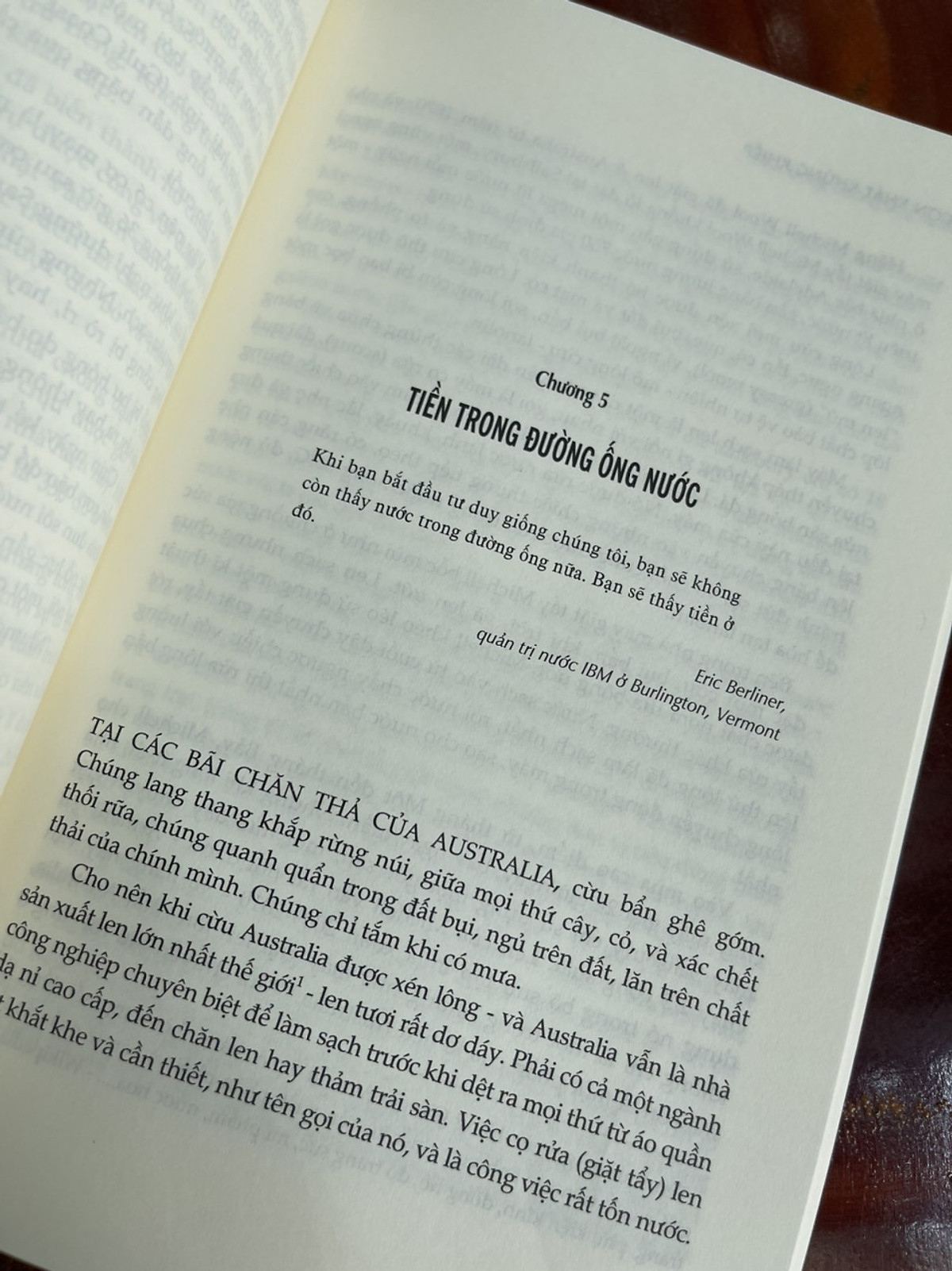 CƠN KHÁT KHỦNG KHIẾP - Cuộc sống bí mật và tương lai đầy sóng gió của nước - Charles Fishman - Nguyễn Nguyên Hy dịch - NXB Tri Thức (Bìa mềm)