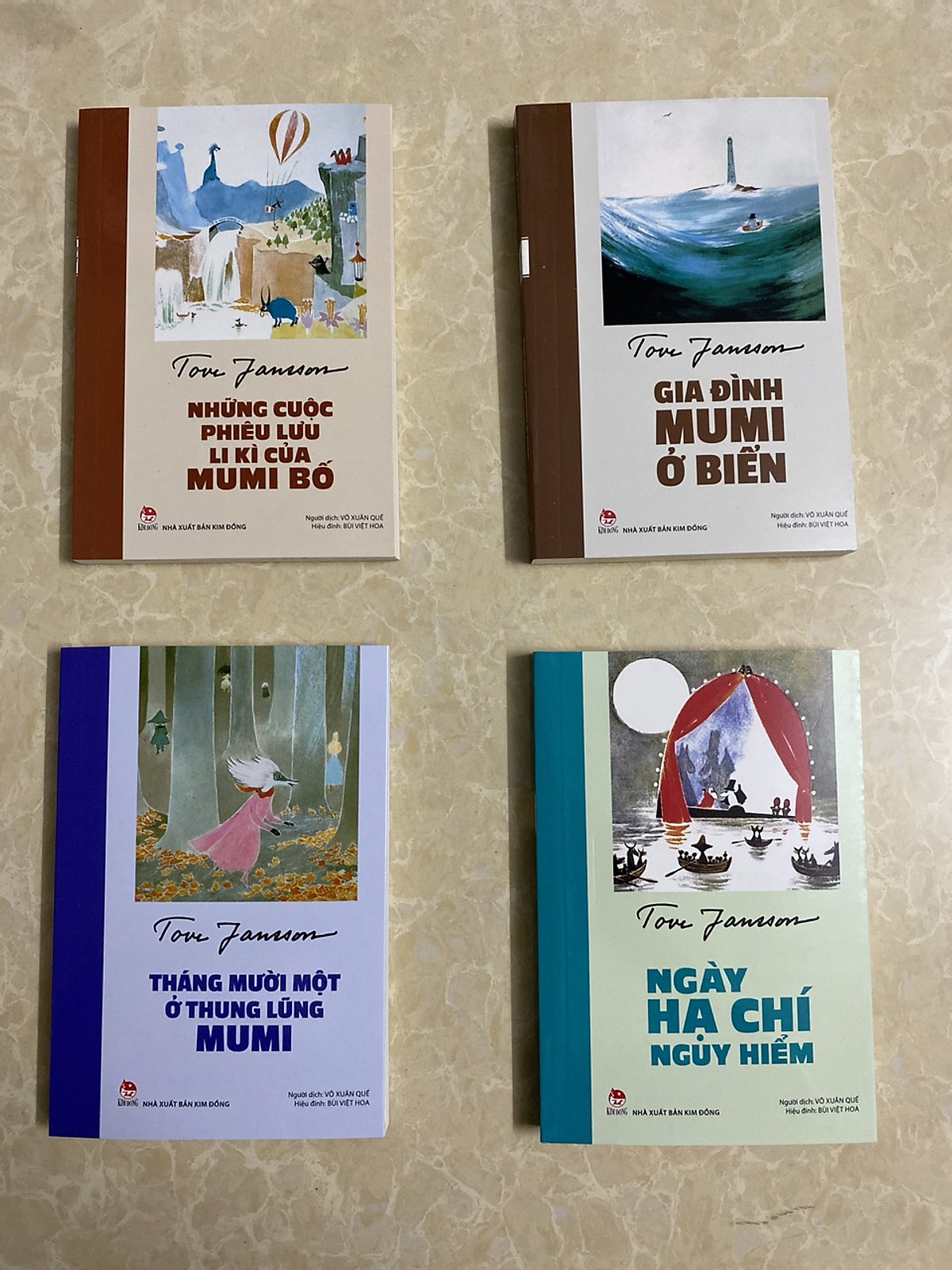 Combo 04 cuối chuyện Mumi : Những cuộc phiêu lưu li kì của Mumi bố; Gia đình Mumi ở biển; Tháng mười một ở thung lũng Mumi; Ngày hạ chí nguy hiểm