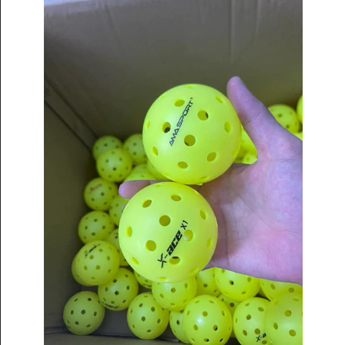 Qủa bóng Pickleball AMA SPORT, X-ace 40 lỗ, nặng 26g dường kính 74mm đạt tiêu chuẩn thi đấu quốc tế