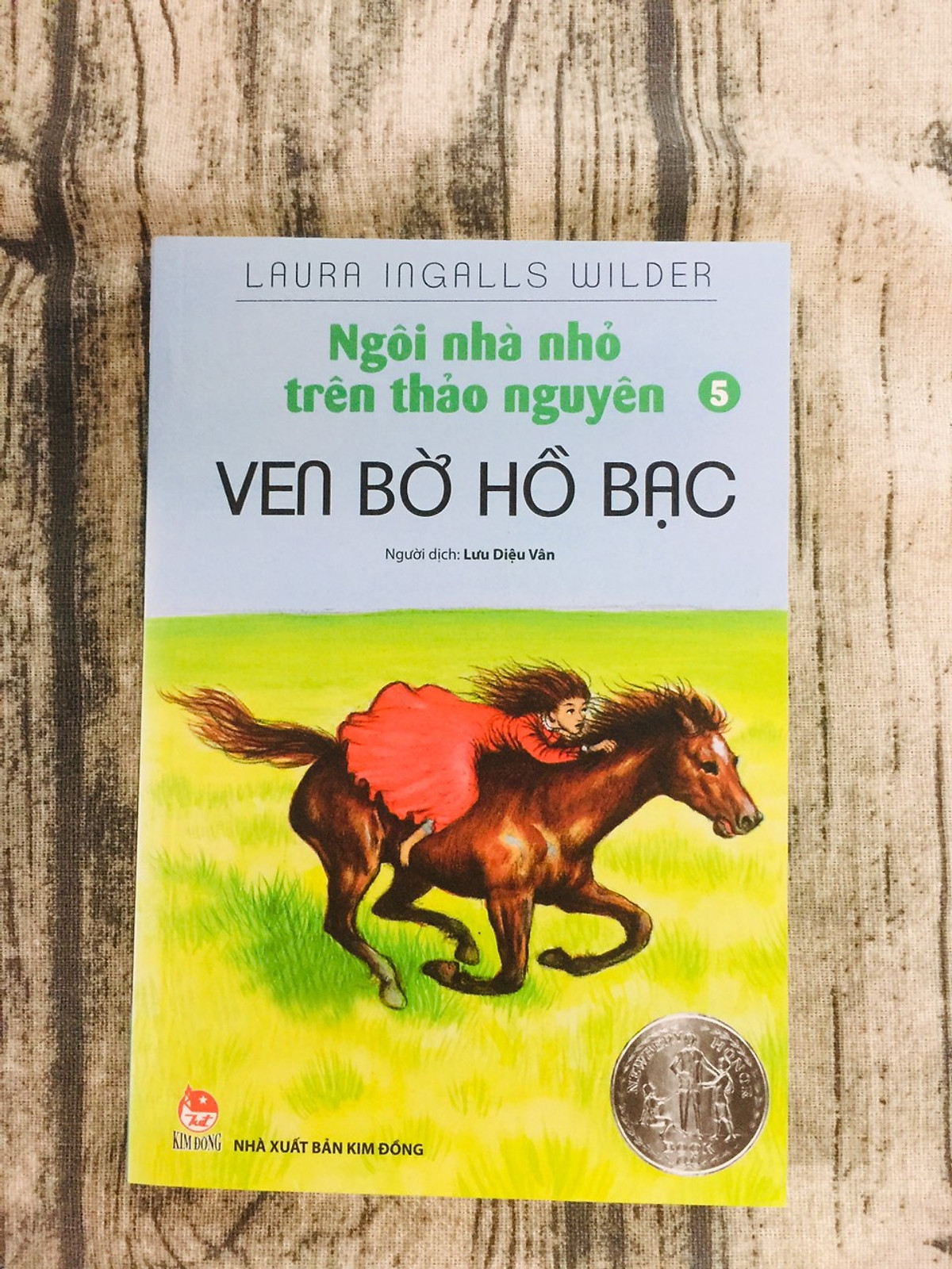 Ngôi Nhà Nhỏ Trên Thảo Nguyên - Tập 5: Ven Bờ Hồ Bạc