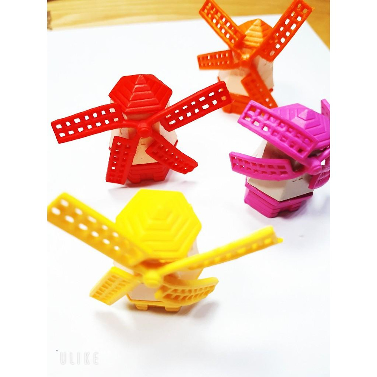 Jibbitz-icon-charm-sticker cài dép sục mẫu CỐI XAY GIÓ