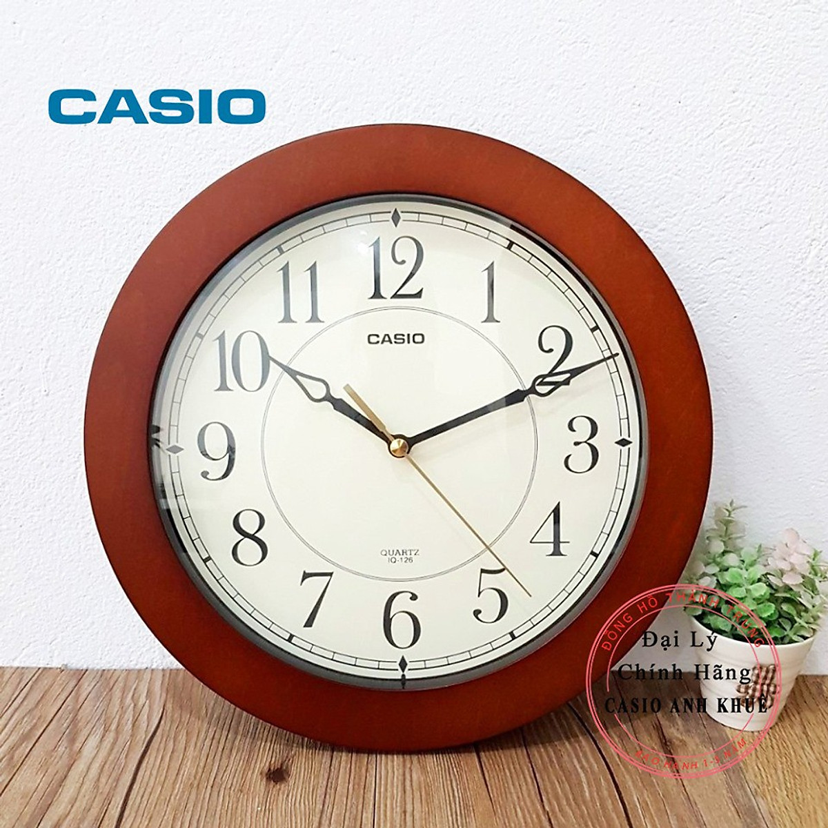 Đồng Hồ Treo Tường Casio IQ-126-5DF Vỏ Gỗ, Kim Trôi Im Lặng