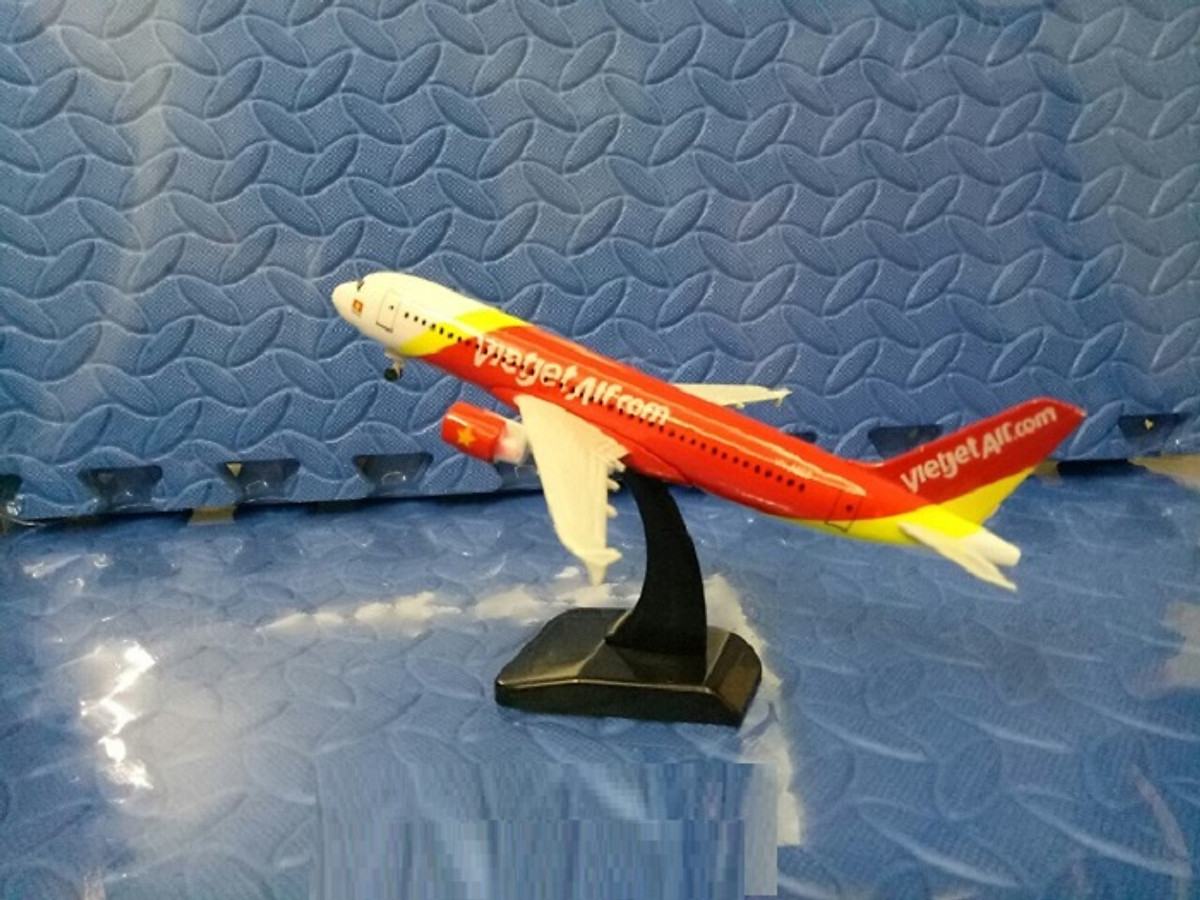 Afamilyshop  Mô hình máy bay tĩnh Airbus A320 Vietjet Air 20cm có bánh xe