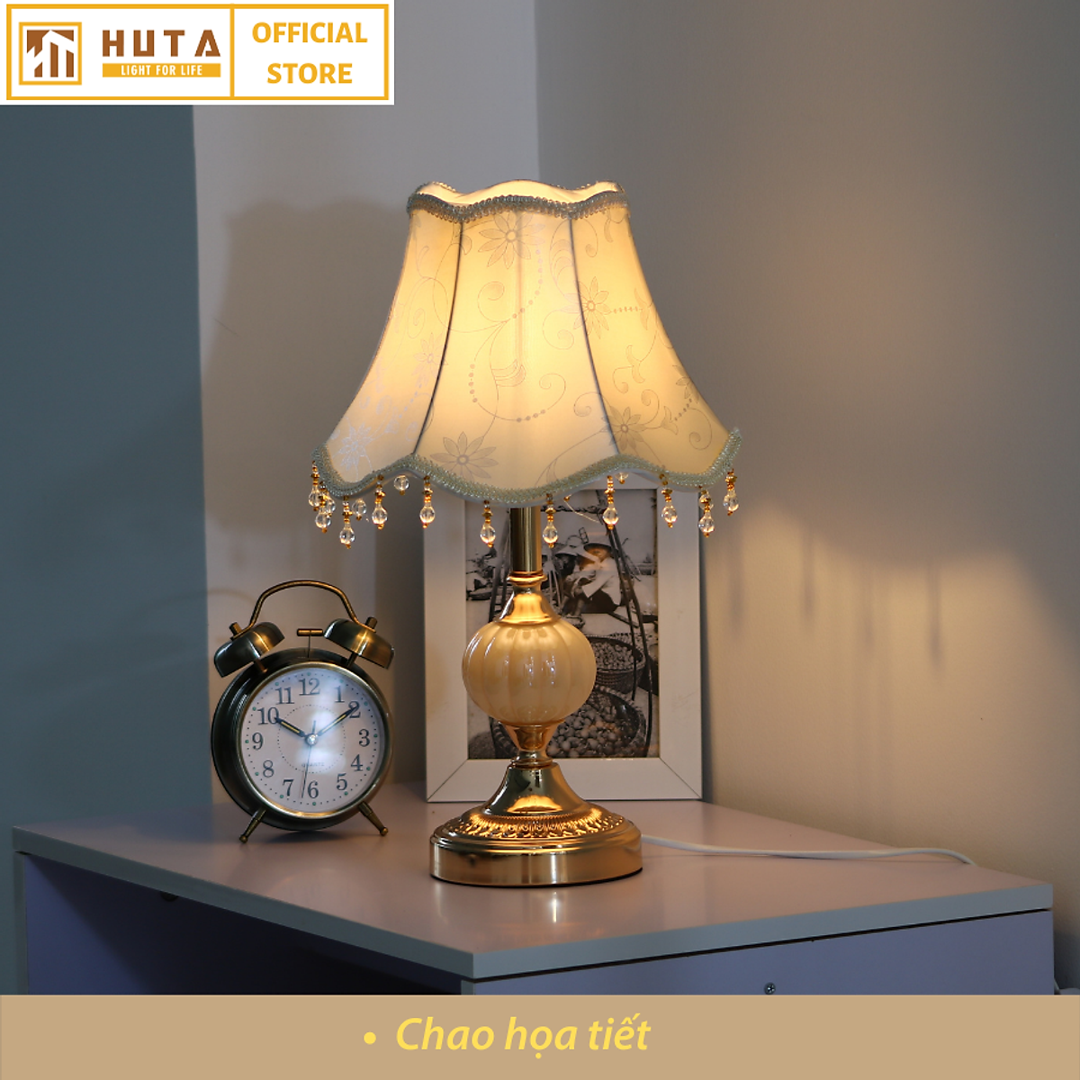 Đèn Ngủ Để Bàn Thép HUTA CD1 Sang Trọng Cổ Điển, Decor Trang Trí Phòng Ngủ, Khách Sạn, Điều Chỉnh Độ Sáng, Bóng Led Sáng Vàng Tiết Kiệm Điện