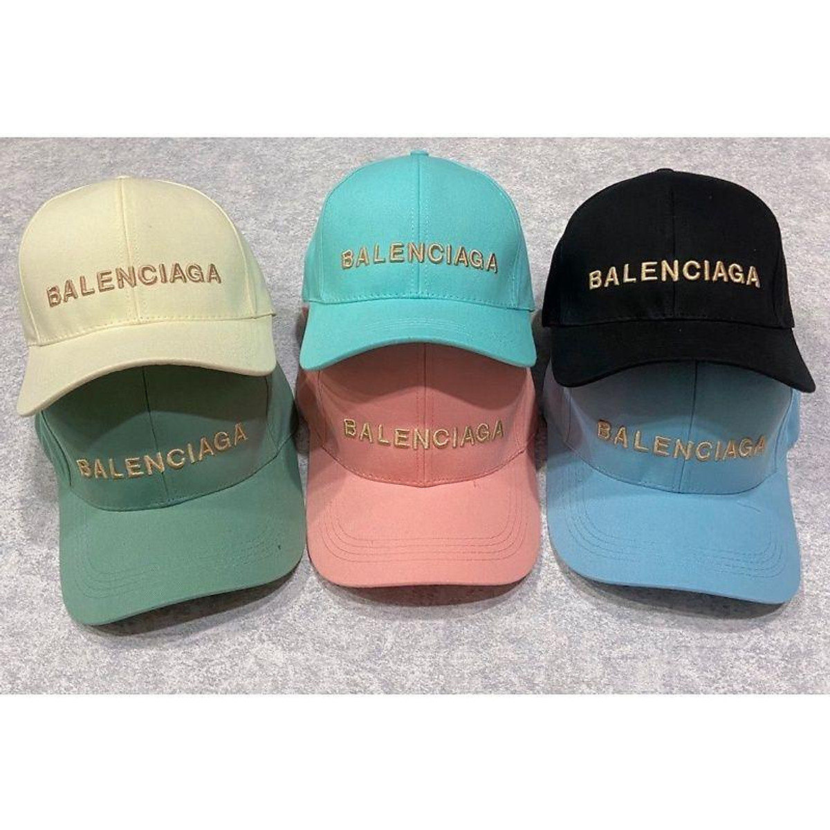 Giới trẻ châu Á đang sốt rần rần vì chiếc mũ của bố cool không tưởng đến từ Balenciaga #31 Giới trẻ châu Á đang sốt rần rần vì chiếc mũ của bố cool không tưởng đến từ Balenciaga