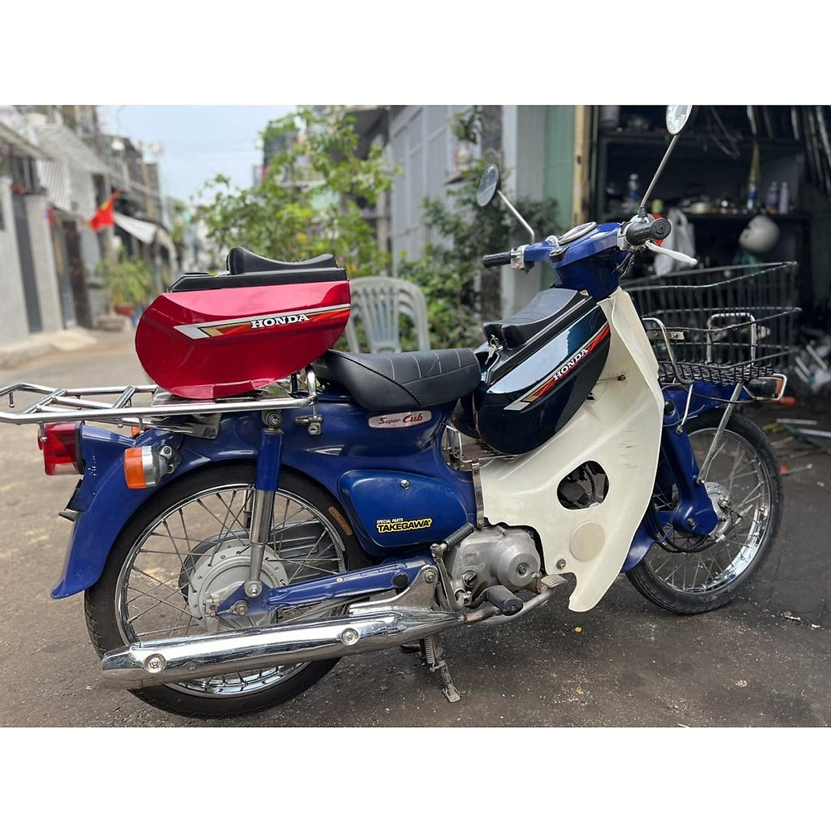 Ngắm cổ vật hàng hiếm Honda C50 Dame 1966 tại Hà Nội
