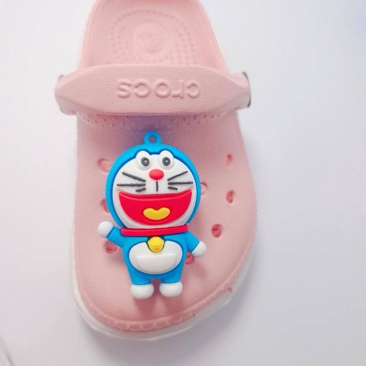 Sticker dán dép cross / nút gắn hkdesign mẫu DORAEMON 4D TO / BIG nhựa (01 Cái)