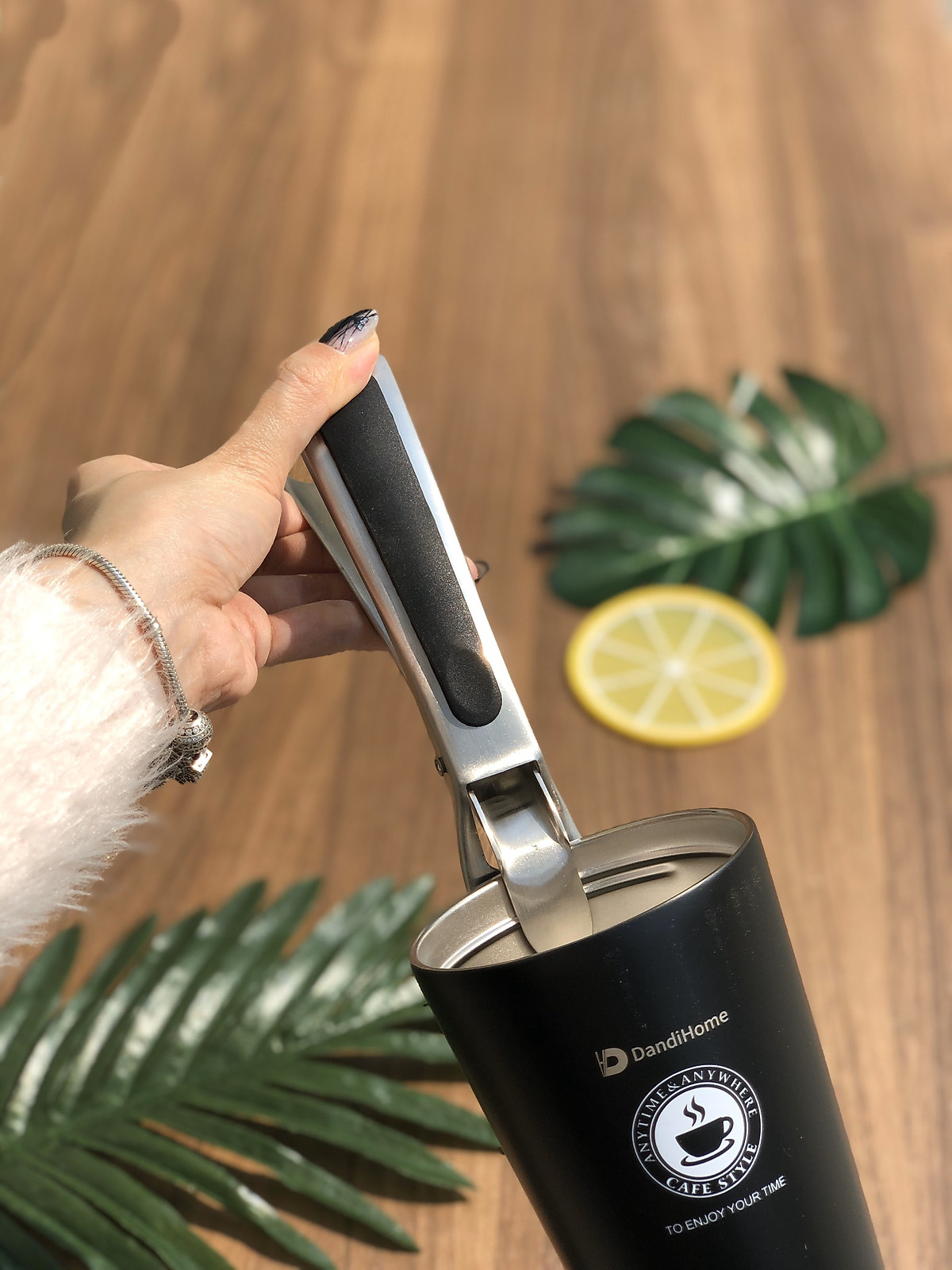 Dụng cụ kẹp gắp đồ nóng DandiHome inox 304 với mút silicon chống trơn trượt