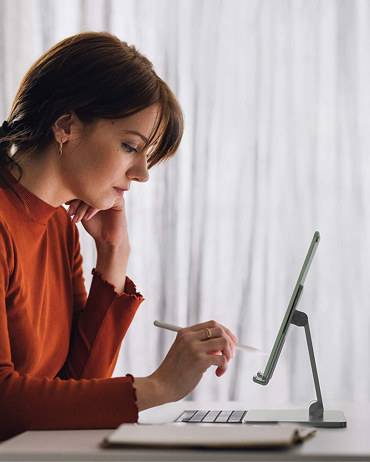 Giá Đỡ Máy Tính Bảng, Ipad, Điện Thoại - Chất Liệu Hợp Kim Nhôm Cao Cấp - Hàng Chính Hãng Tamayoko