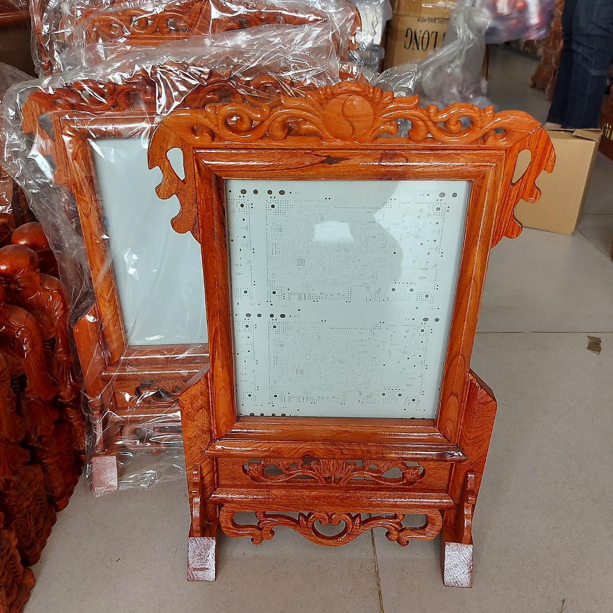Khung ảnh thờ bằng gỗ hương cao cấp - khung hình thờ 20x30cm