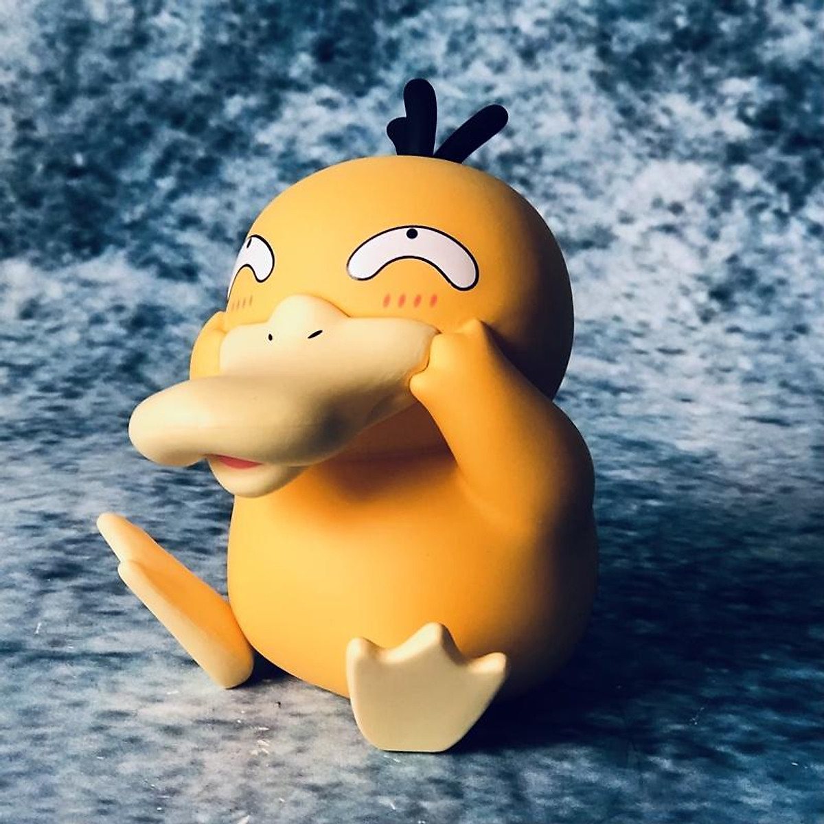 Pokemon Psyduck Chú vịt vàng bối rối gây bão mạng xã hội
