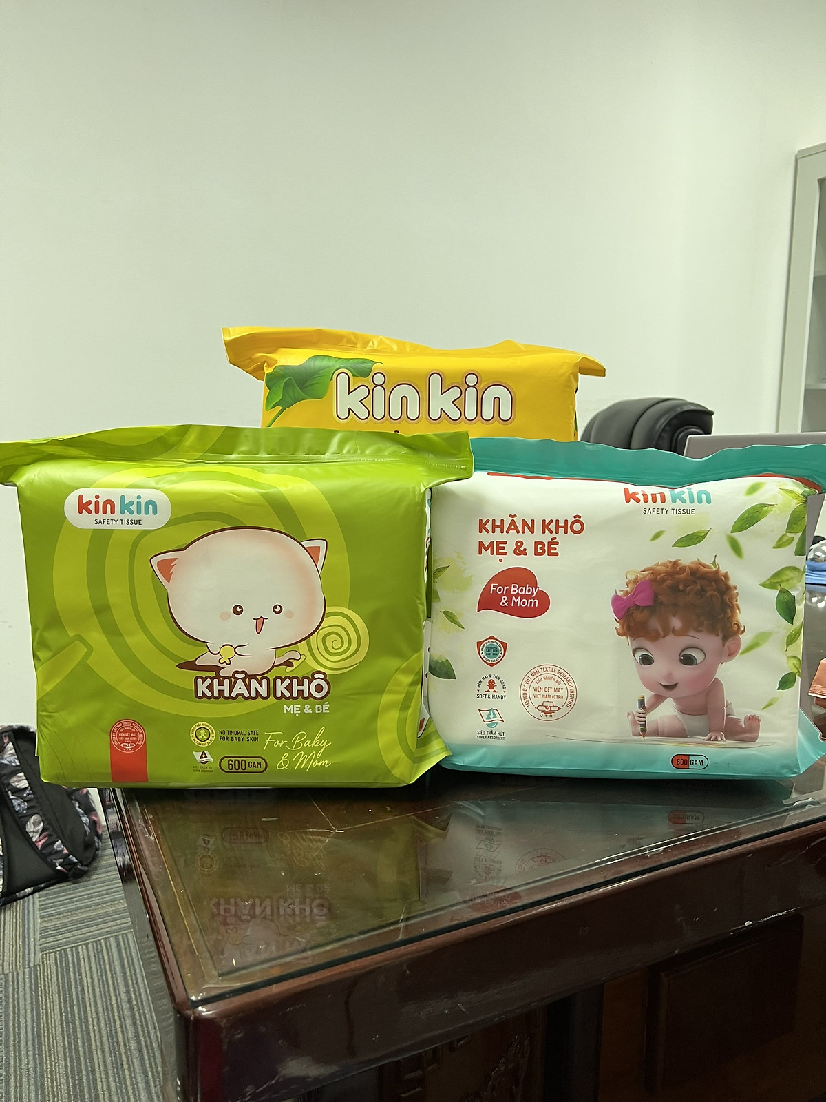 Mua Khăn khô đa năng mẹ & bé Kin Kin gói 600gr (mẫu giao ngẫu nhiên ...