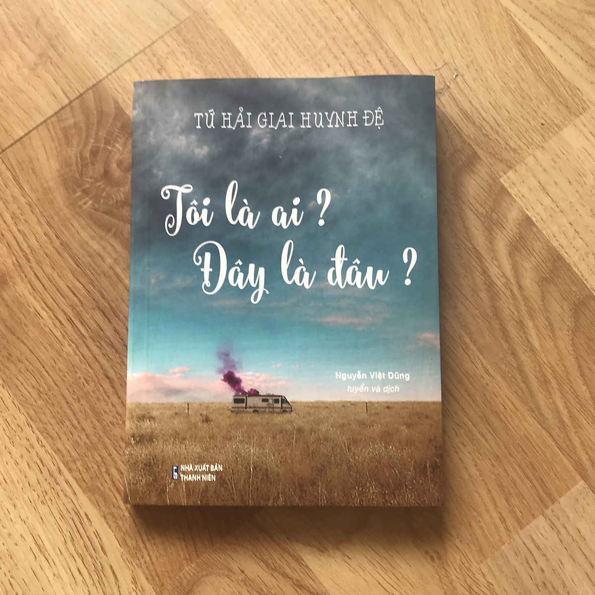 Combo 2 sách: Tứ Hải Giai Huynh Đệ: Tôi Là Ai, Tôi Đang Ở Đâu? + Tứ Hải Giai Huynh Đệ: Bạn Là Ai, Bạn Từ Đâu Tới (Cả 2 đều in màu, Trung - Việt, có phiên âm pinyin, có Audio do giáo viên Trung Quốc đọc) + DVD Quà tặng