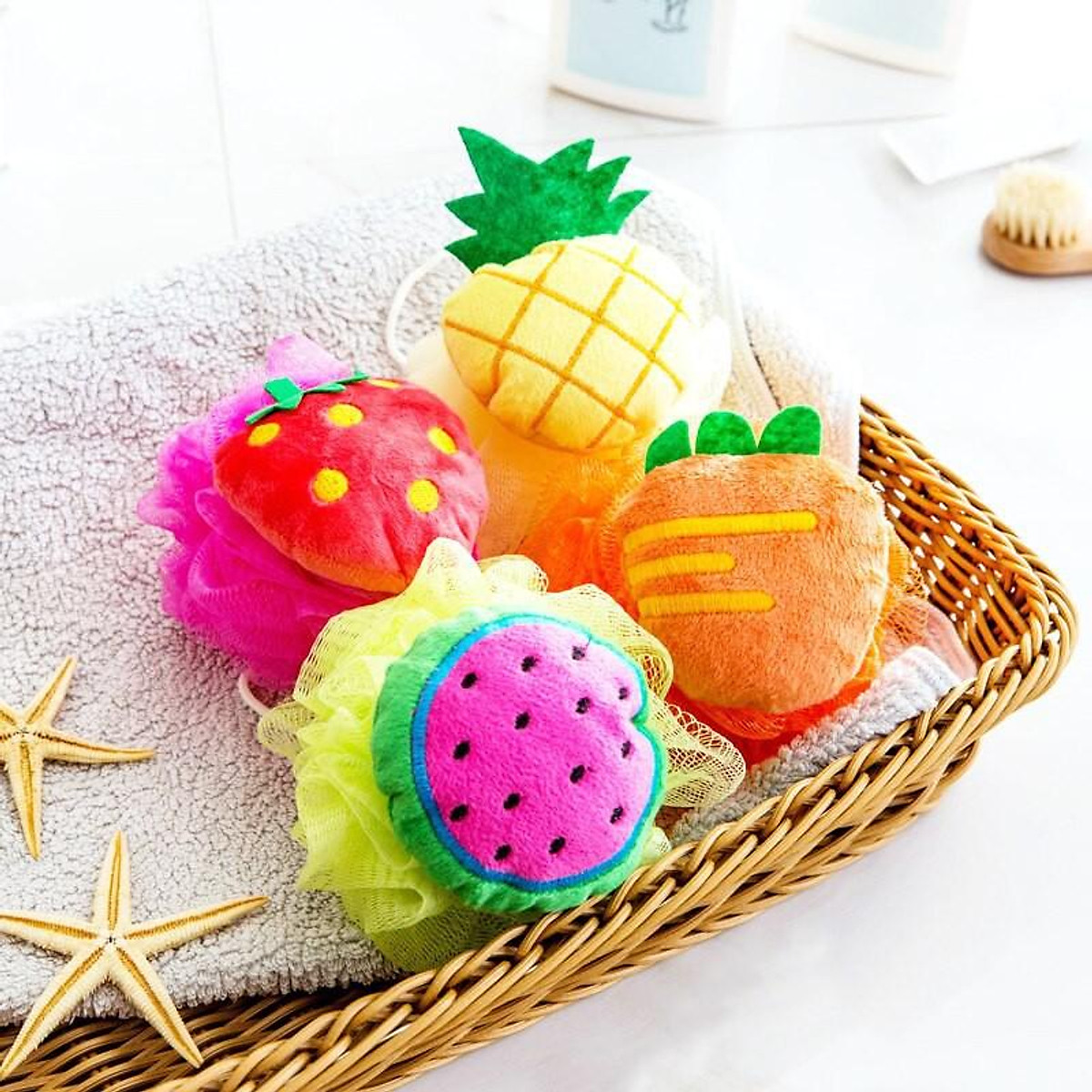 Tuấn Hưng khoe ảnh khéo léo tắm cho con trai