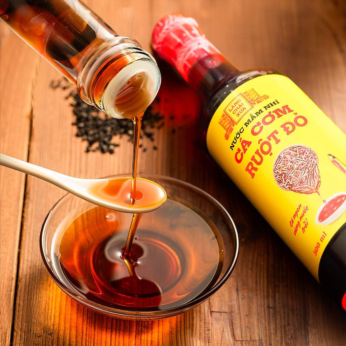 Nước mắm nhỉ cá cơm ruột đỏ Làng Chài Xưa 500ml/chai cá vàng ngon vùng nước trồi 300 năm truyền thống