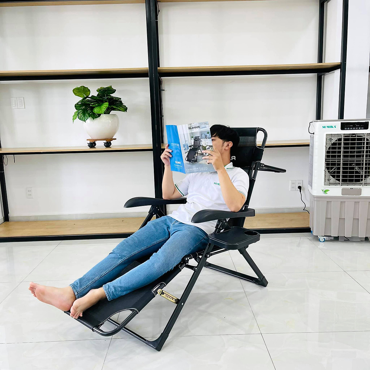 Ghế xếp thư giãn cao cấp SUMIKA 168 - Có thể ngã thành giường nằm, vải lưới Textilene thoáng khí, gối có thể tháo rời, tải trọng 300kg, khung ghế bằng thép không gỉ, đế chống trượt