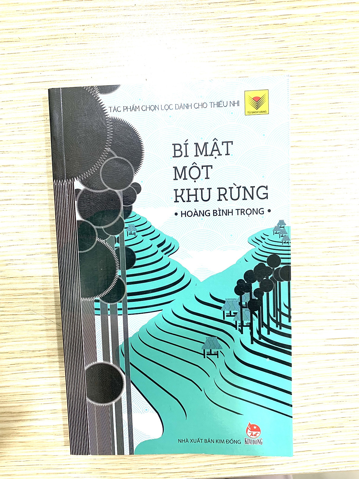 Bí Mật Một Khu Rừng