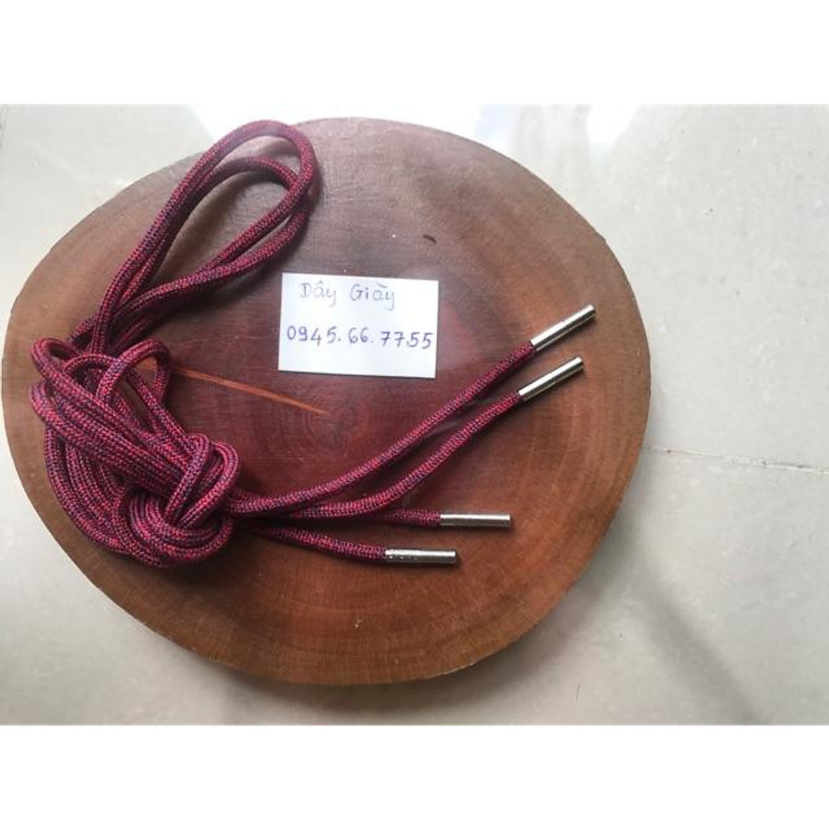 Dây giày màu tím đỏ