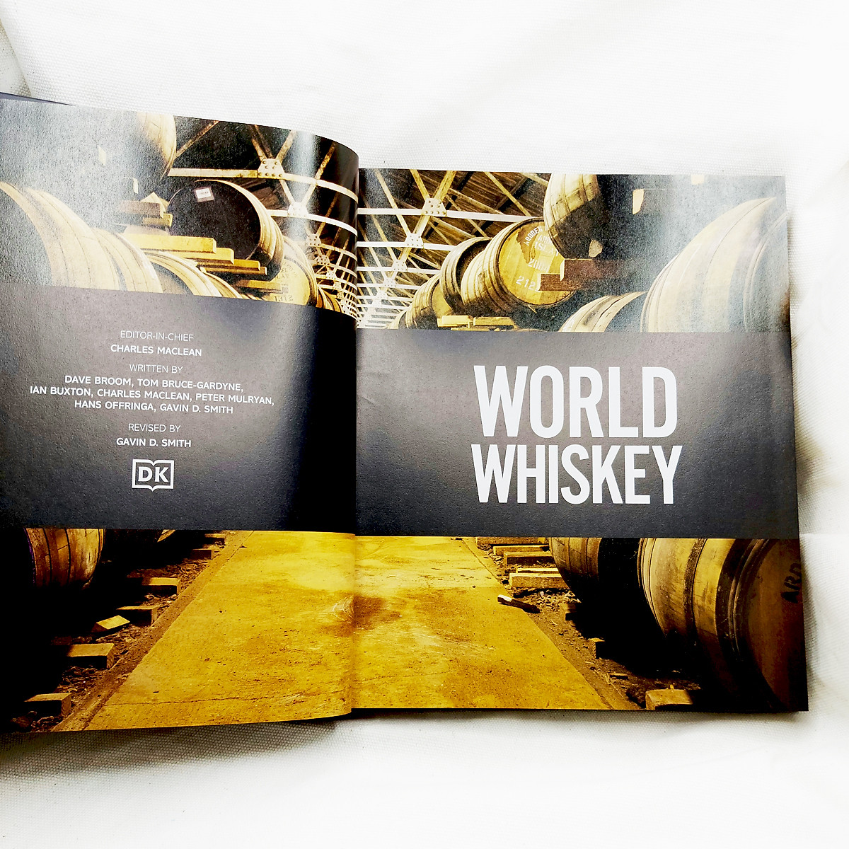 Sách ngoại văn - World Whiskey (Bìa Cứng)