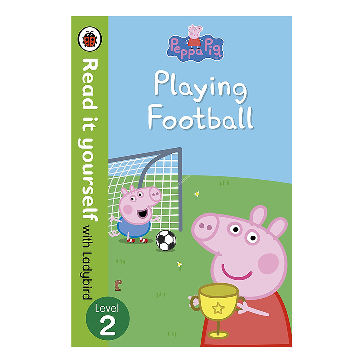 Peppa Pig: Playing Football - Read It Yourself with Ladybird Level 2 - Read It Yourself (Paperback)