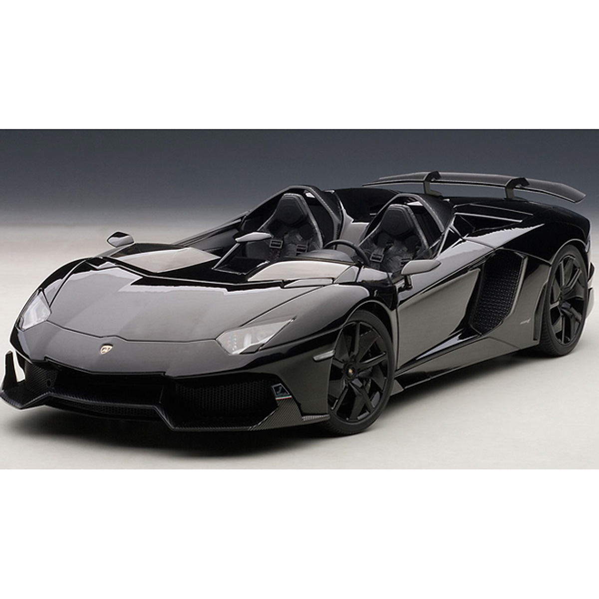 Xe Mô Hình Lamborghini Aventador J 1:18 Autoart - 74676 (Đen) - Xe mô hình