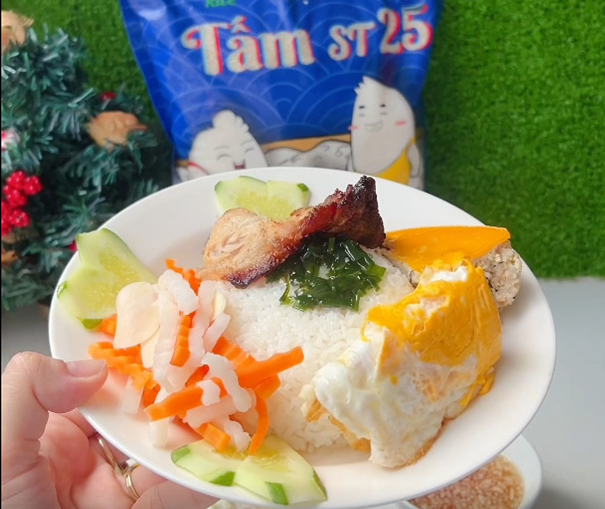 Gạo Tấm ST25 Hoa Lúa túi 2kg - Dẻo mềm, thơm ngon