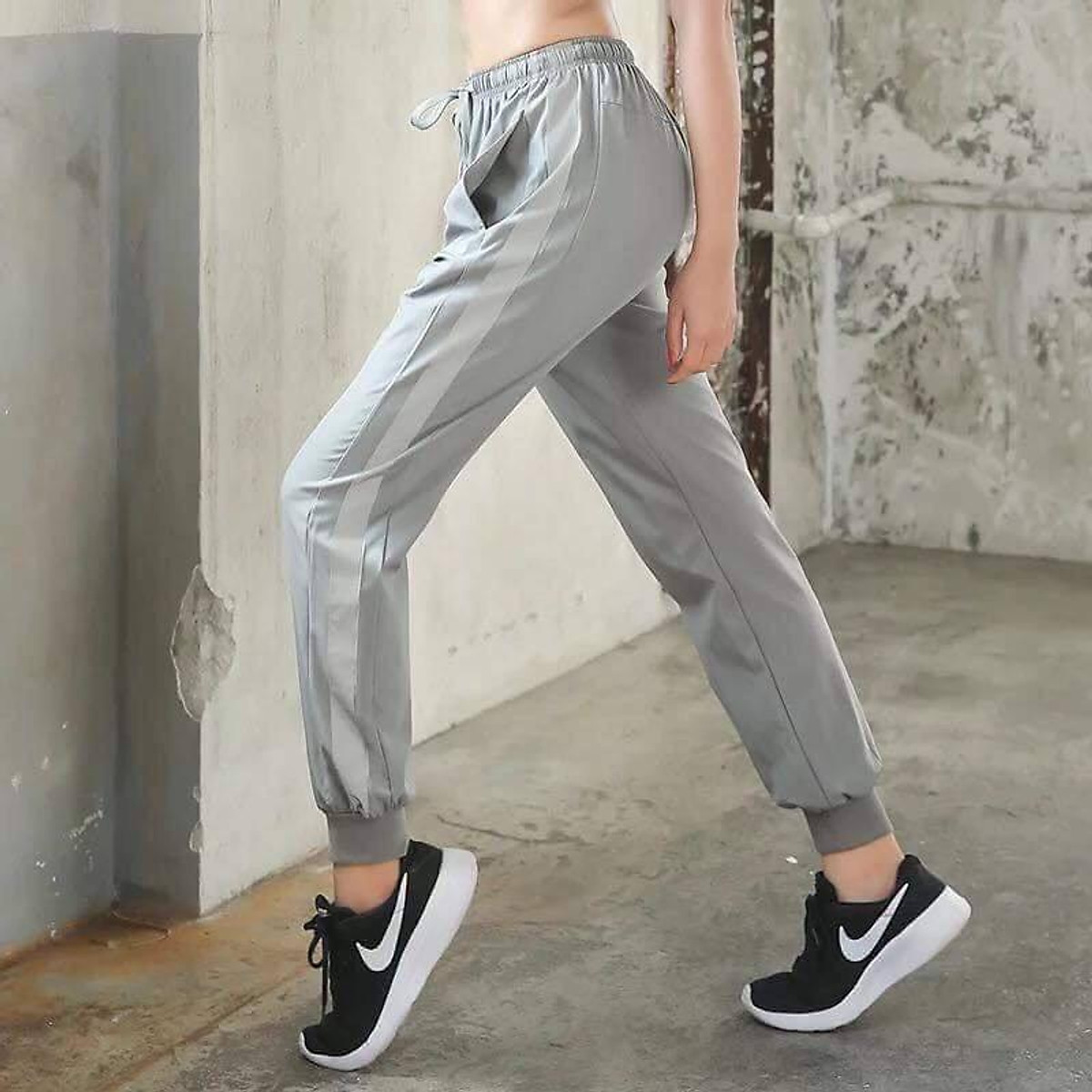 Quần Dài Jogger Nữ Phản Quang Vải Dù Siêu Xịn