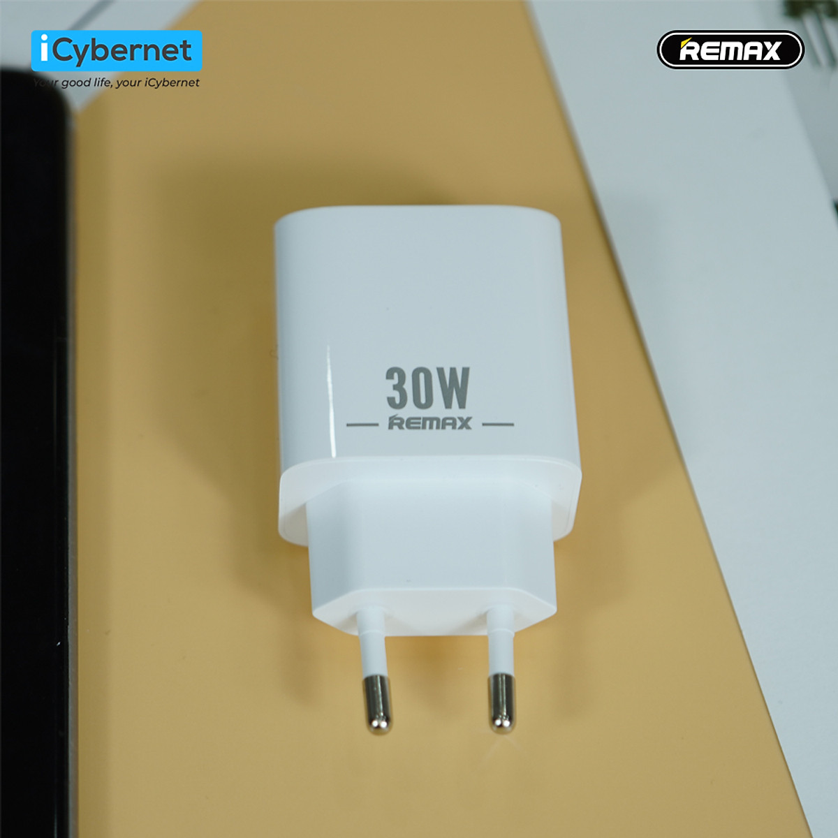 Củ sạc nhanh 30W Remax RP-U82 chuẩn kép QC+PD - Hàng chính hãng