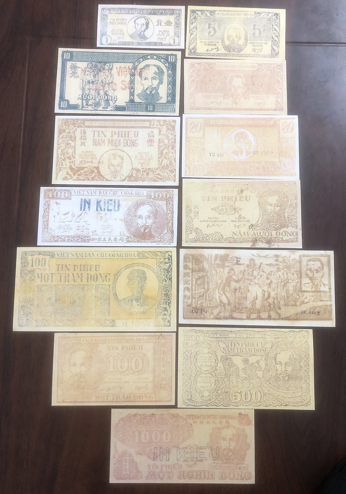 Bộ tiền tín phiếu giấy rơm cụ Hồ tiêu ở Miền Trung Việt Nam 13 mẫu khác nhau lưu niệm copy sưu tầm