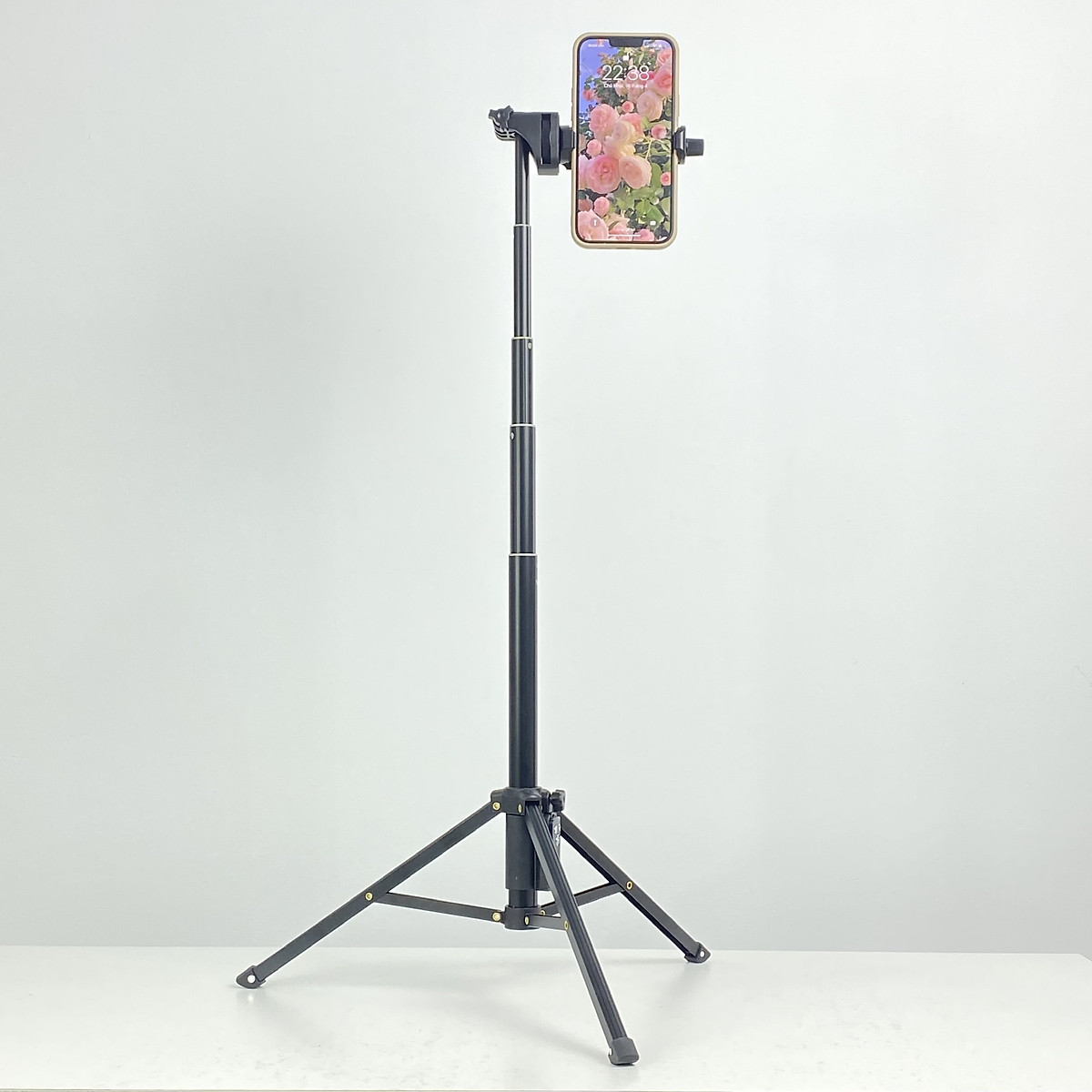 Gậy Chụp Hình Tripod 3 Chân Đa Năng 1688 Có Remote Bluetooth - Gậy Tự Sướng Kiêm Chân Đế Kẹp Điện Thoại, Máy Ảnh