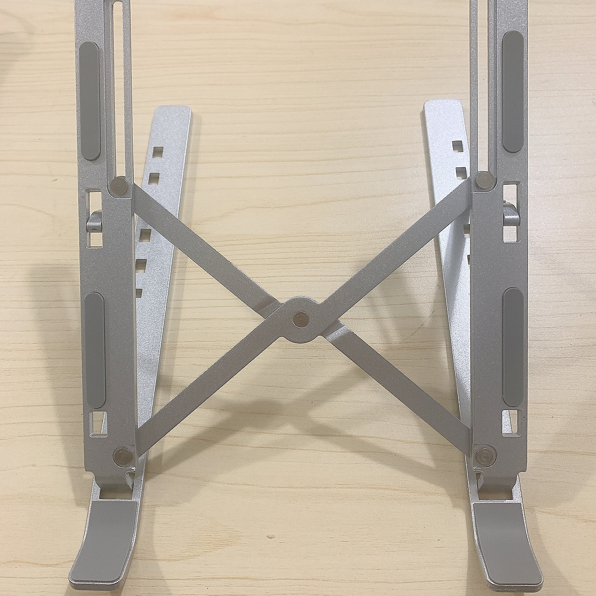 Giá đỡ laptop nhôm có thể gấp gọn dành cho Macbook Ipad Surface và máy tính xách tay