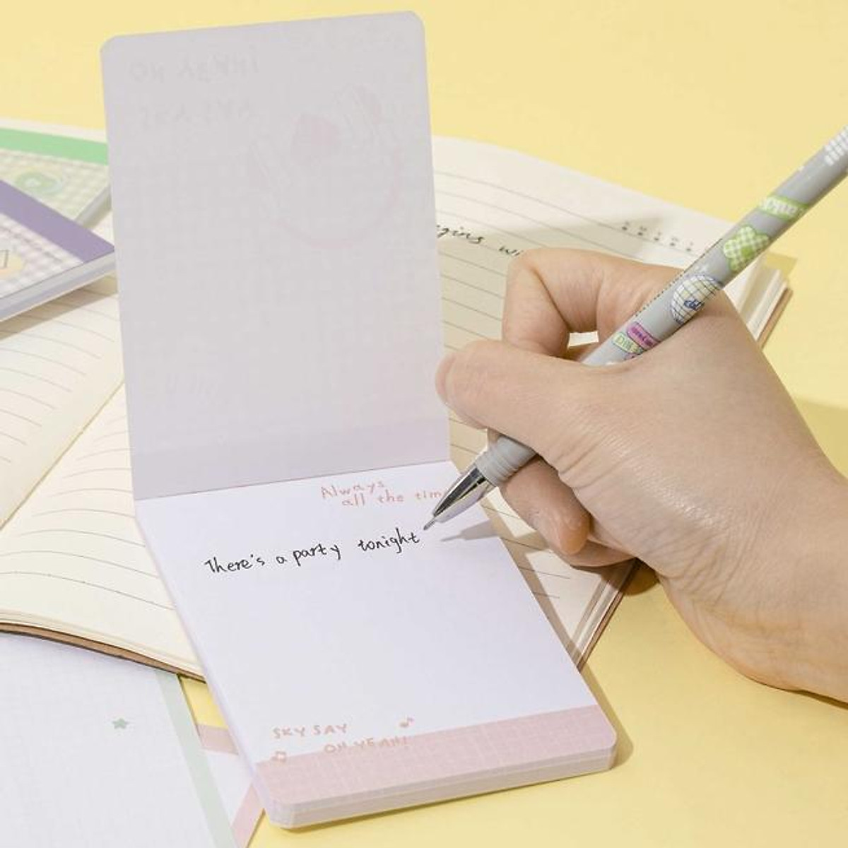 Giấy Note Notepad Sổ Ghi Chú Xé Họa Tiết Dễ Thương Deli - Sổ Notepad Nhiều Màu Cute - EA614