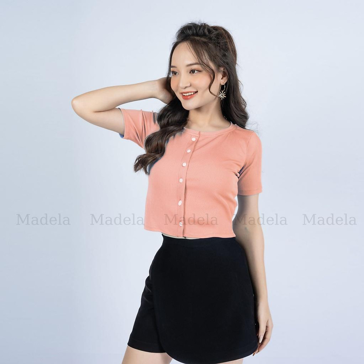 Áo Croptop Nữ Tay Ngắn Dáng Ôm Khóa Cúc ôm body phong cách Ulzzang trẻ trung , năng động, vải thun tăm mềm mịn tháng mát, có nhiều màu và đủ size lựa chọn