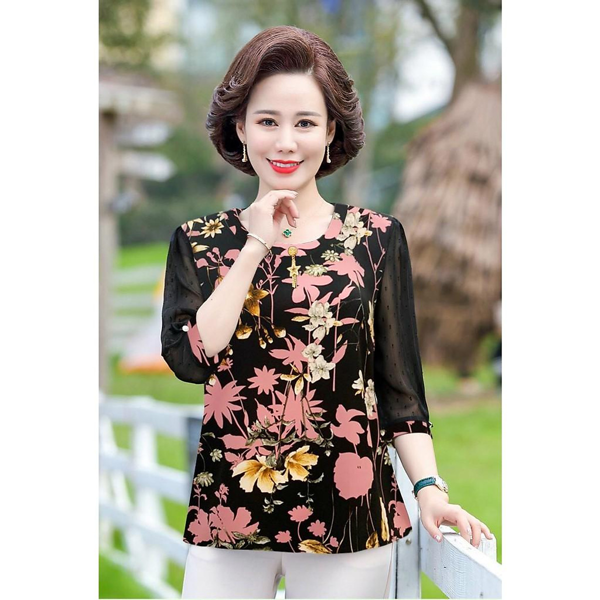 Áo Kiểu Trung Niên Cho Mẹ Và Bà, Phong Cách Thời Trang Trung Niên Sang Trọng Áo Kiểu Trung Niên Cho Mẹ Và Bà, Phong Cách Thời Trang Trung Niên Sang Trọng