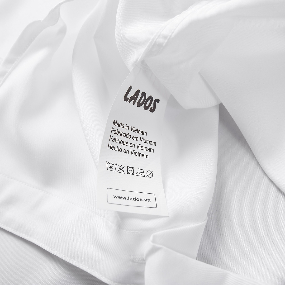 Mua Áo sơ mi nam trơn tay dài cao cấp Lados - 779 chất kate lụa mềm mát, thấm hút mồ hôi - Trắng - XL tại Thời Trang Lados Mua Áo Sơ Mi Nam Trơn Tay Dài Cao Cấp Lados - 779 Chất Kate Lụa Mềm Mát, Thấm Hút Mồ Hôi - Trắng - Xl Tại Thời Trang Lados