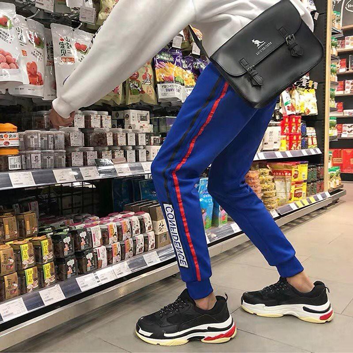 Quần Jogger CONFIDENCE 2 Sọc Màu