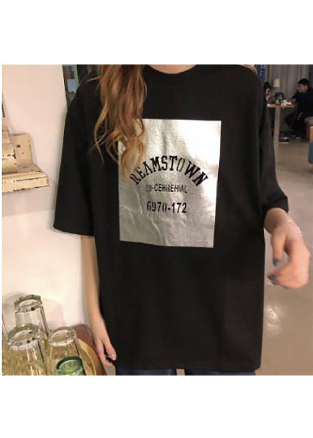 Áo Thun Nữ Unisex Form Rộng Giấu Quần In Nhũ Thời Trang