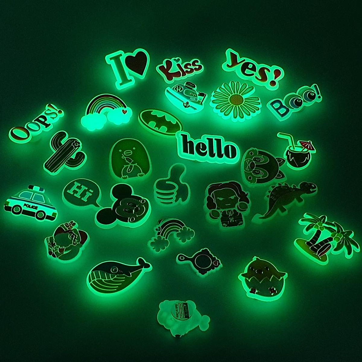 Sticker Jibbitz phản quang tự phát sáng dạ quang gắn dép sục/ duet nữ (01 Cái)