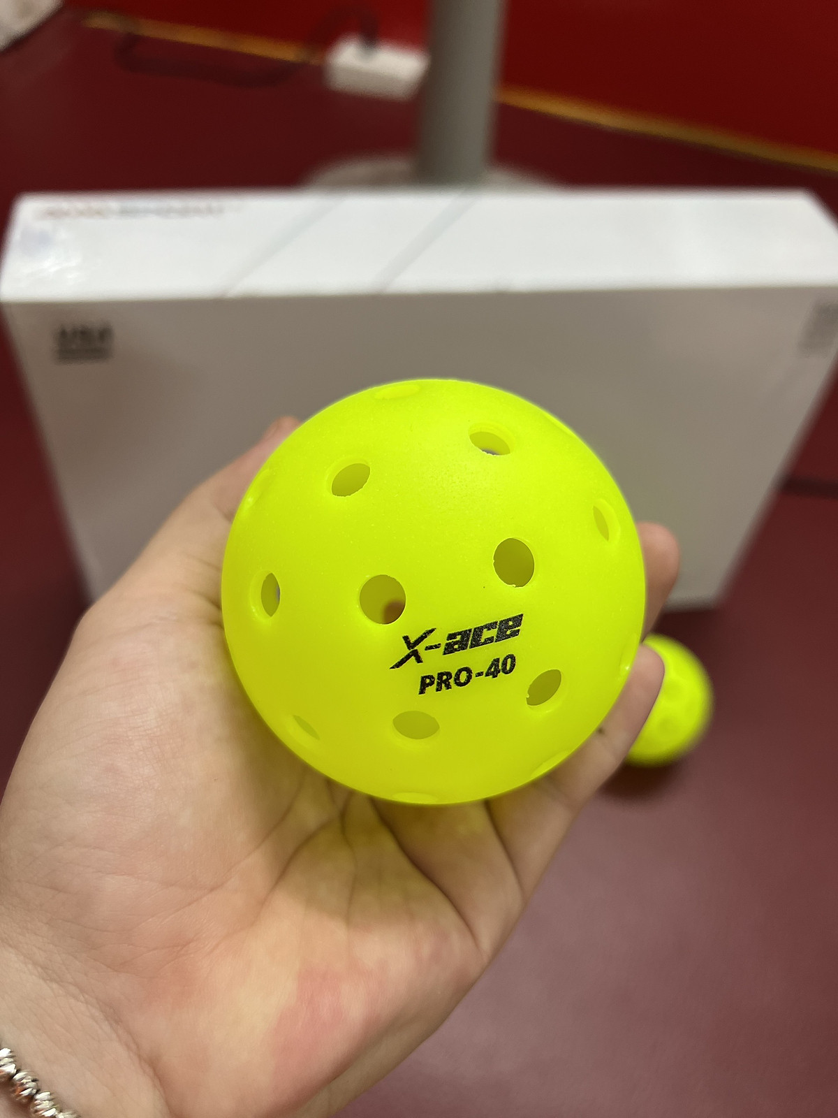 Qủa bóng Pickleball AMA SPORT, X-ace 40 lỗ, nặng 26g dường kính 74mm đạt tiêu chuẩn thi đấu quốc tế
