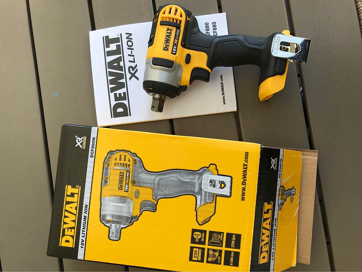 Mua M Y SI T BULONG PIN C M TAY 18V DEWALT DCF880D2 B1 H NG