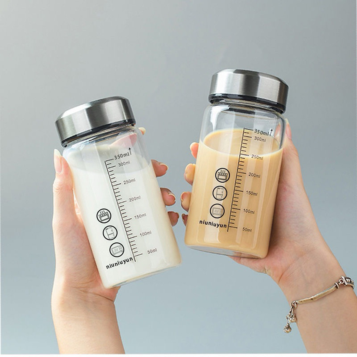 Chai Thủy Tinh Nắp Inox Có Thang Chia Vạch Chịu Nhiệt Tốt Có Lọc Chặn Trà Dung Tích 350ml Tặng Kèm Túi Giao Màu Ngẫu Nhiên
