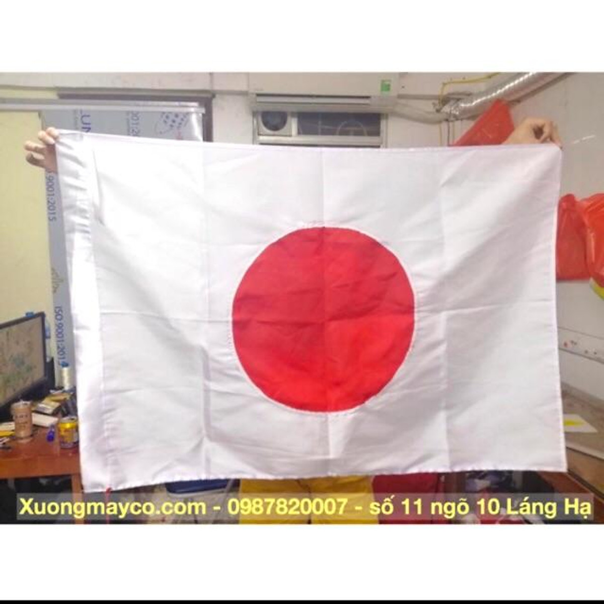 Mua cờ Nhật Bản: Cờ quốc kỳ của Nhật Bản không chỉ có giá trị về mặt tinh thần mà còn là một sản phẩm trang trí tuyệt vời. Với màu sắc tươi sáng và hình ảnh đẹp mắt, cờ Nhật Bản đã trở thành món đồ trang trí không thể thiếu trong những căn nhà hiện đại. Hãy cùng xem danh sách các cửa hàng bán cờ Nhật Bản để tìm cho mình một chiếc cờ ưng ý nhất.