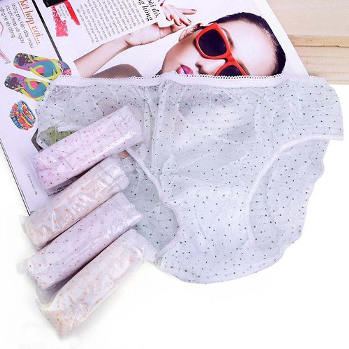 Một set 10 quần lót giấy loại cao cấp mềm mịn hơn, chất lượng hơn