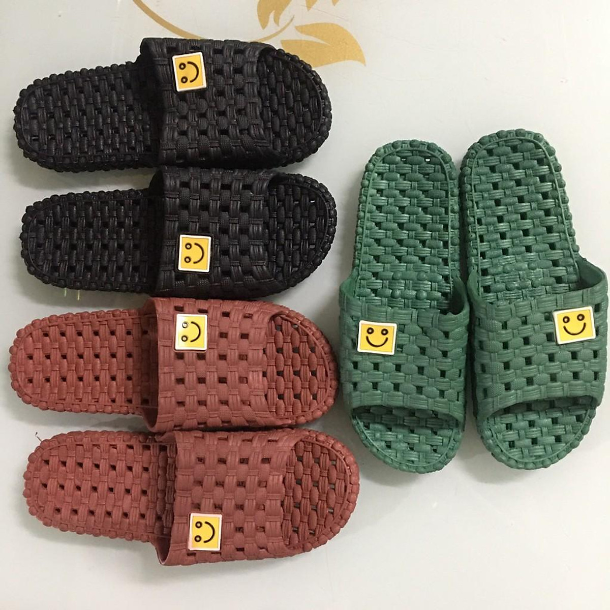 Những ưu điểm nổi bật của dép lông nhập từ Trung Việt