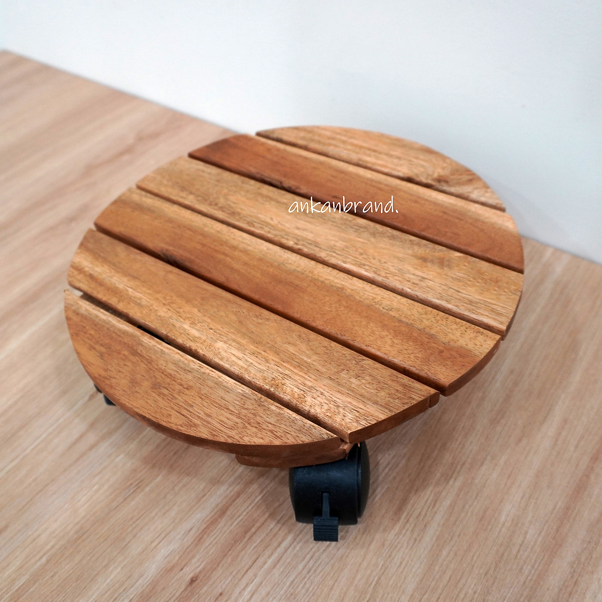 Đế Lót Chậu Cây Có Bánh Xe Thương Hiệu ANKAN, Đế Để Chậu Cây, Có Bánh Xe, Mặt Tròn Bằng Gỗ Tràm, Màu Vàng Đường Kính 30 Cm, Tải Trọng 80kg - Dễ Dàng Đẩy Cây Ra Ngoài Phơi Nắng, Dọn Dẹp Sân Vườn Khi Trời Mưa