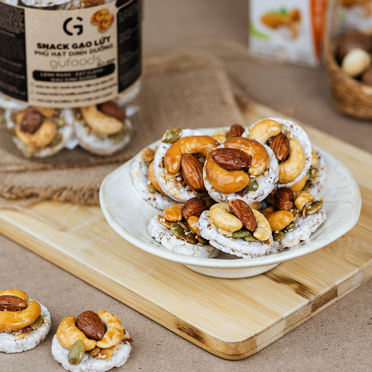 Snack gạo lứt phủ granola siêu hạt GUfoods - Bữa ăn nhẹ tiện lợi, Giàu dinh dưỡng, Ăn vặt healthy, Eat clean, Thuần chay