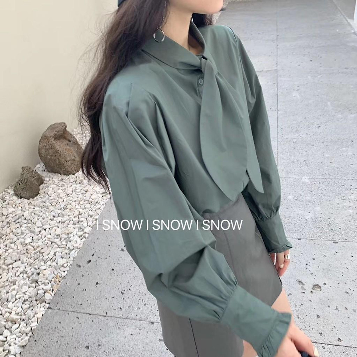 Áo sơ mi buộc nơ cổ