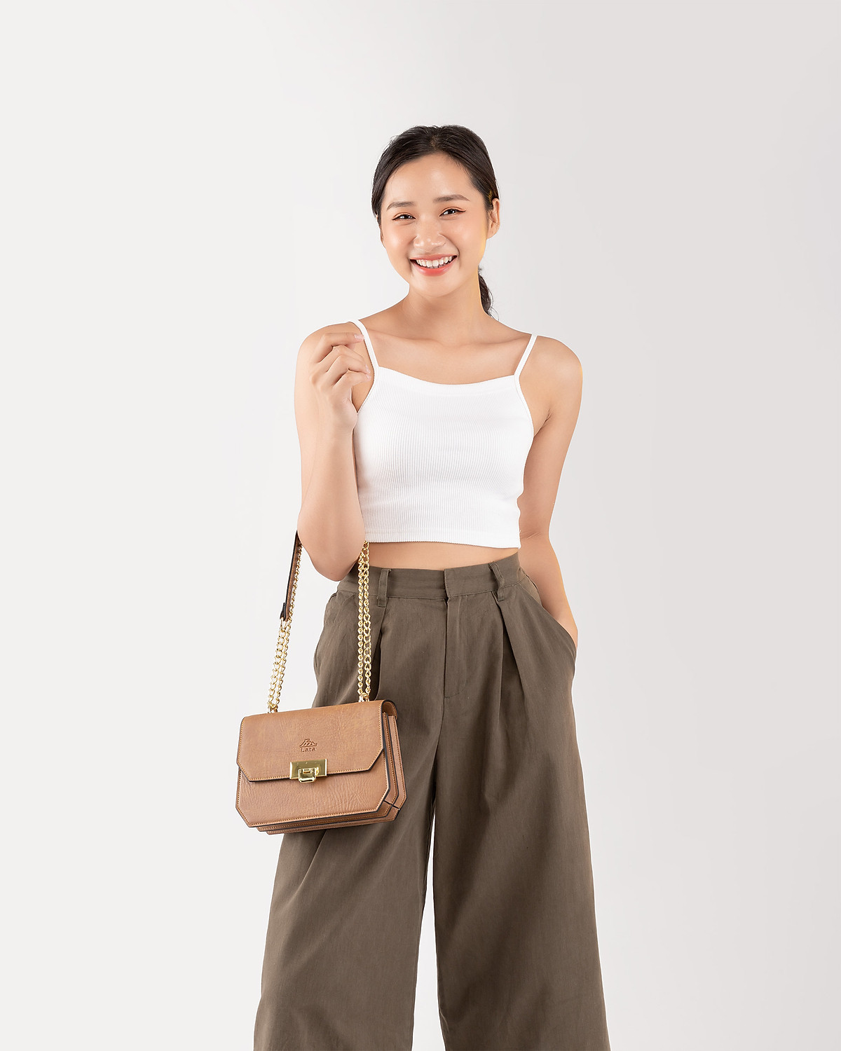 Túi đeo chéo da nữ dáng cổ điển nắp gập Lata HN94