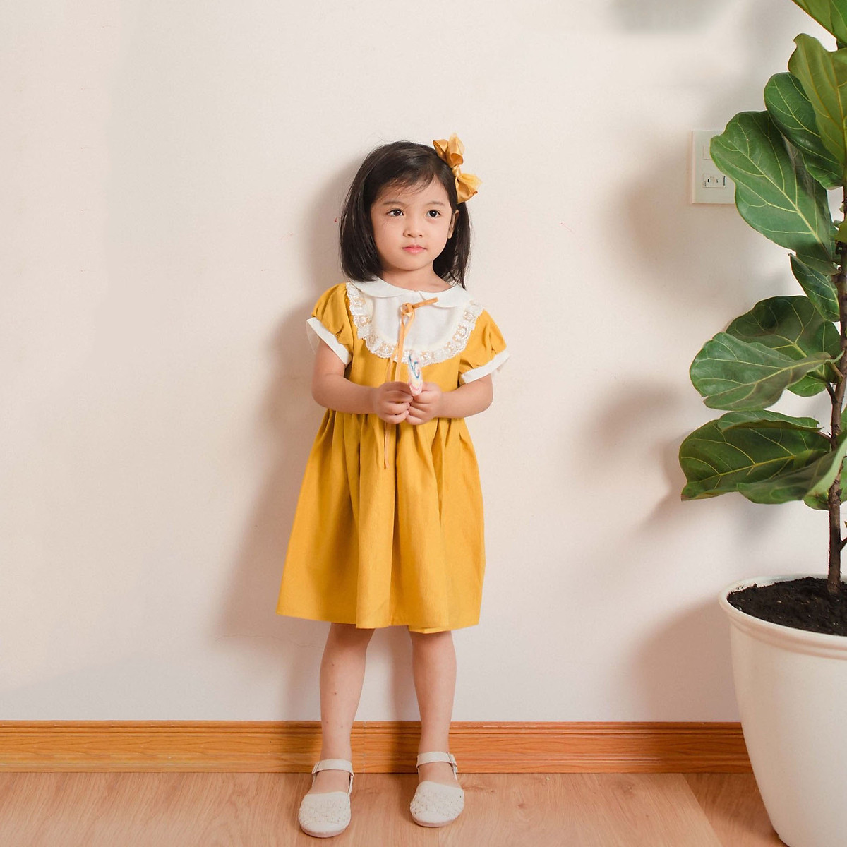 Đầm Nhung Công Chúa Phối Cổ Trắng Dành Cho Bé Từ 1 Đén 6 Tuổi | Tiki